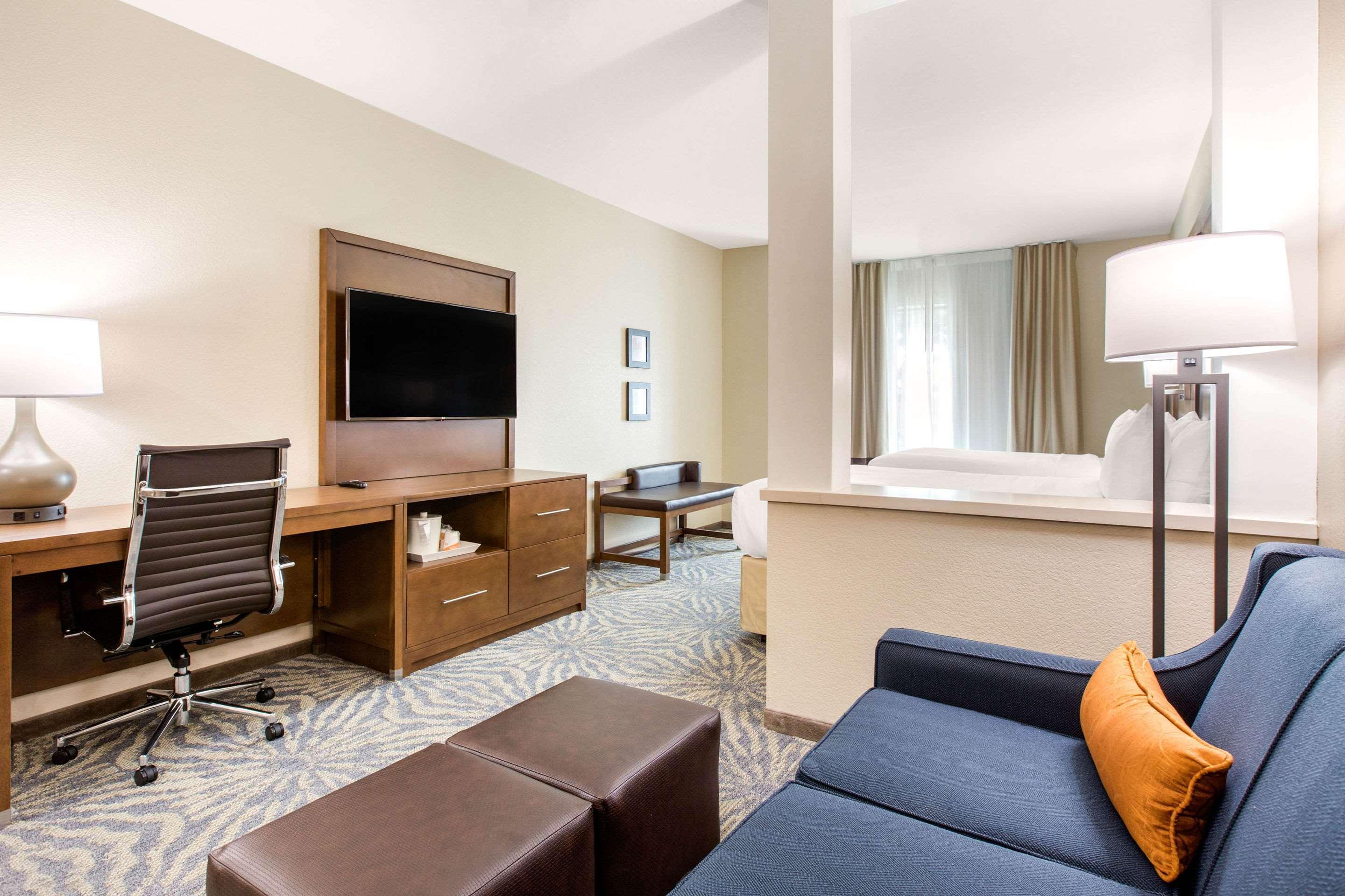 Comfort Suites - South Остин Экстерьер фото