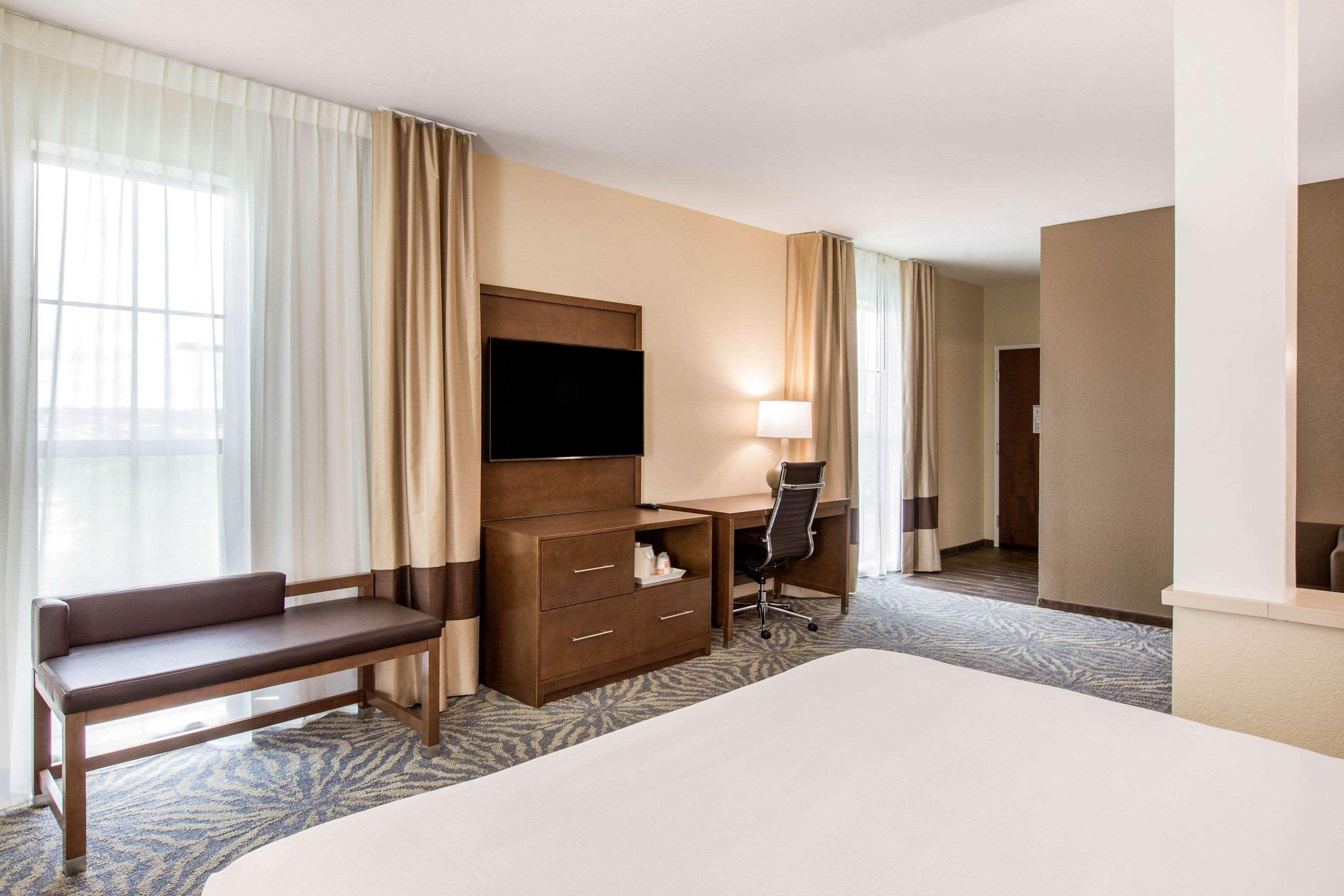 Comfort Suites - South Остин Экстерьер фото